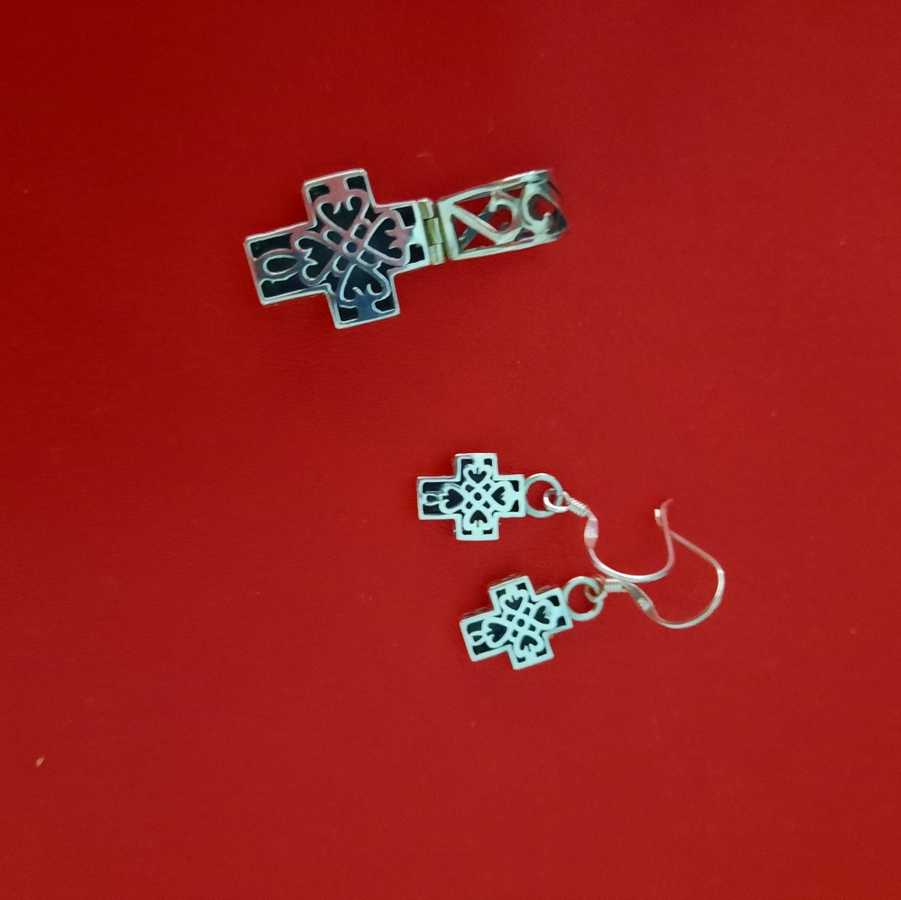 Silpada filigree  cross necklace with  earrings